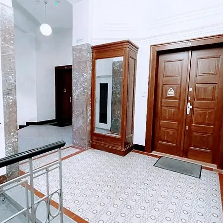 Black & White Flat For 2 / Peaceful / Jewish Quarter アパート *