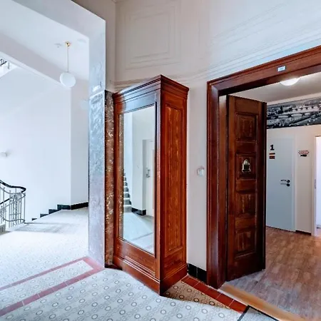 Black & White Flat For 2 / Peaceful / Jewish Quarter * プラハ
